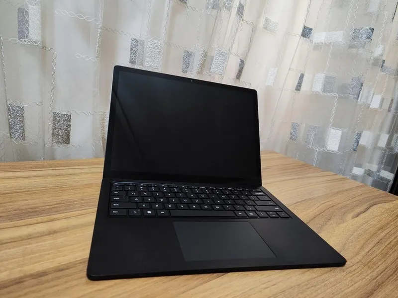 Microsoft Surface Laptop 5 2