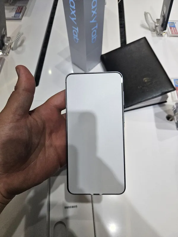 Samsung Galaxy A57 5G — фото 2