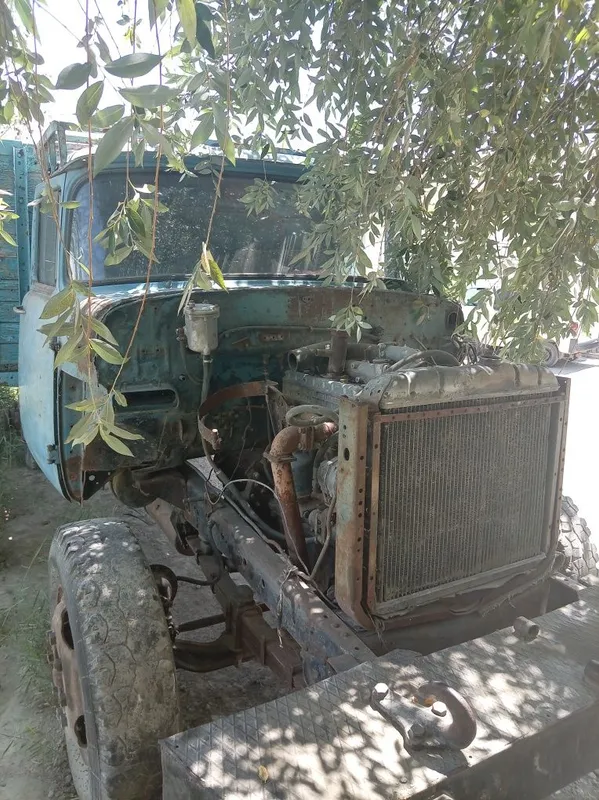 Zil 130 holati yaxshi olaman degan odamga kelish tirib beramiz. 4