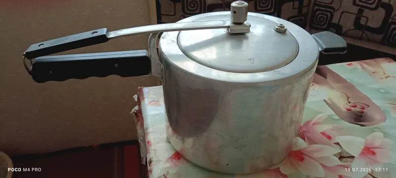 Скороварку и часы продам, оба за 300 тысяч. 1 Скороварку и часы продам, оба за 300 тысяч. 1