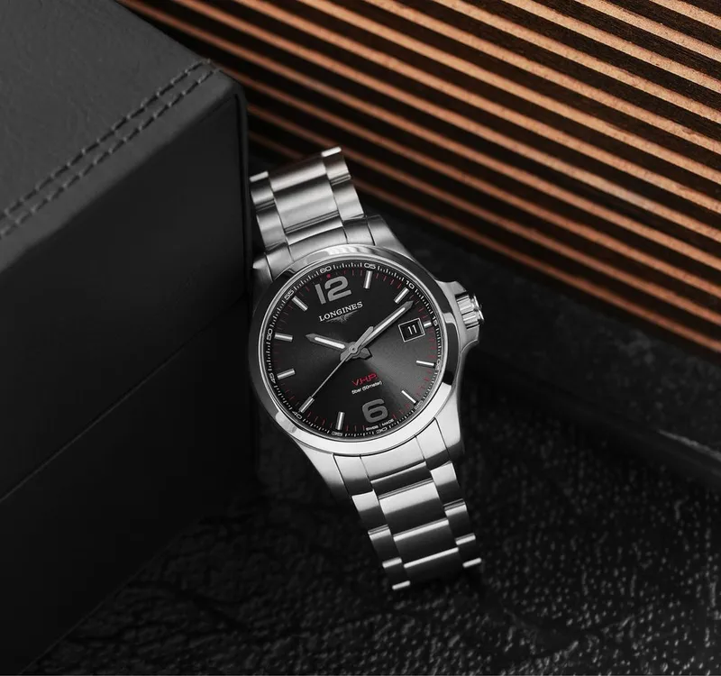 Швейцарские часы LONGINES Conquest V.H.P. Кварцевый механизм
