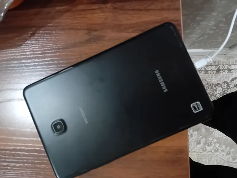 Samsung Galaxy Tab A 8.0, 32 ГБ LTE