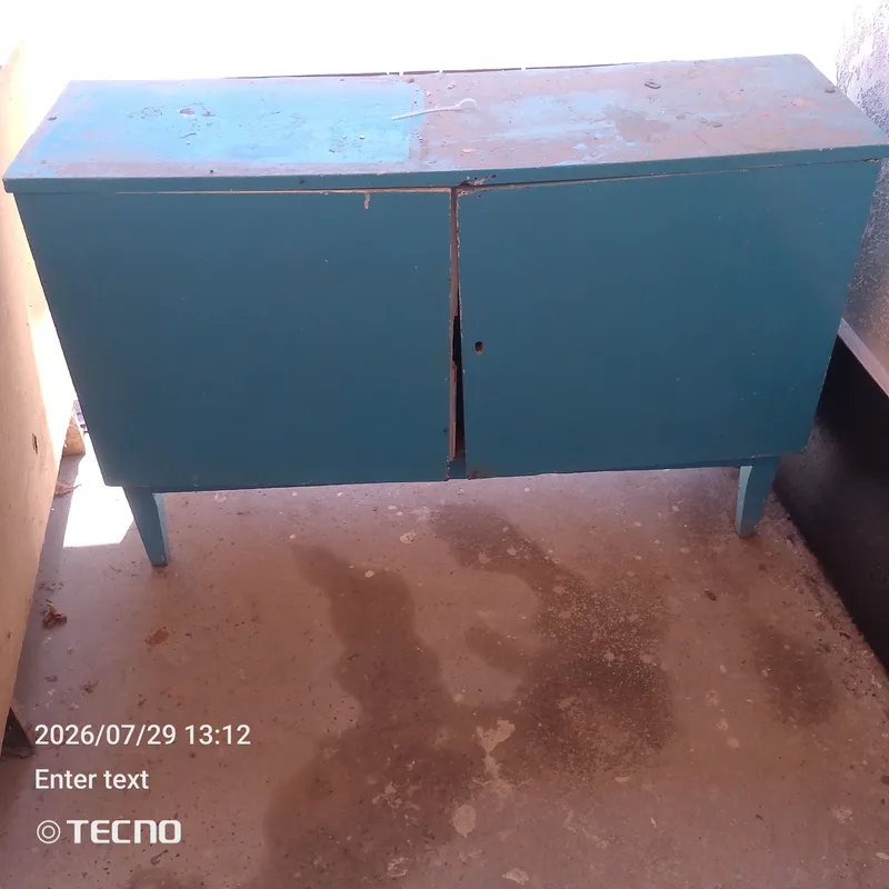 shkaf holati yaxshi bitta eshgini tamirlash kerak