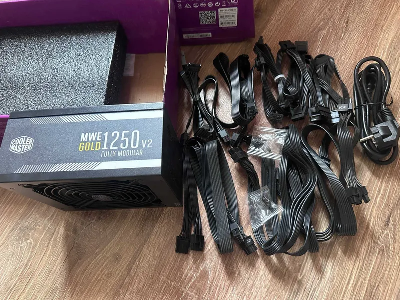 Модульные блоки Cooler Master MWE Gold 1250 - V2 (Почти новые)