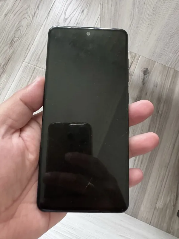 Samsung A51 продам