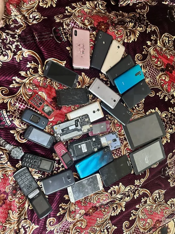 Telfon zapchas yoki platachlaga sotladi