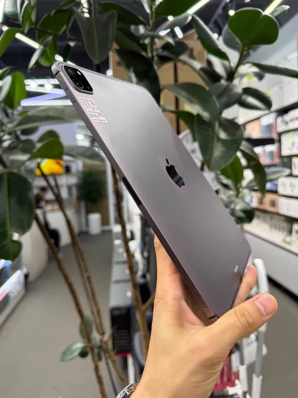 iPad Pro 11-inch 2020 SIM karta 2 iPad Pro 11-inch 2020 SIM karta 2