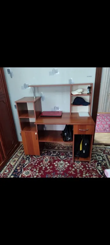 Kompiyuterniy stol