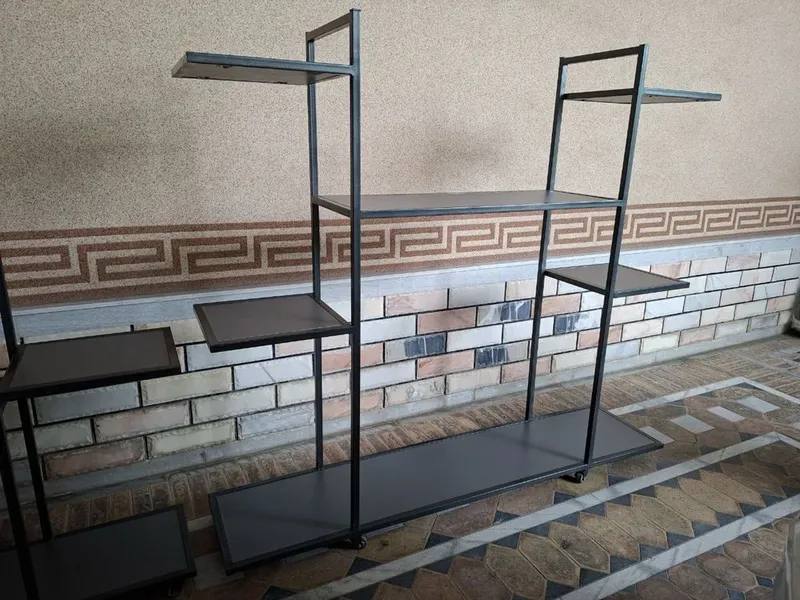 Металические подставки под растения