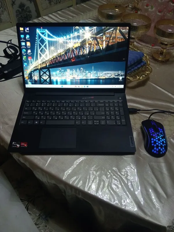 Noutbuk Lenovo 8/512GB R5 4