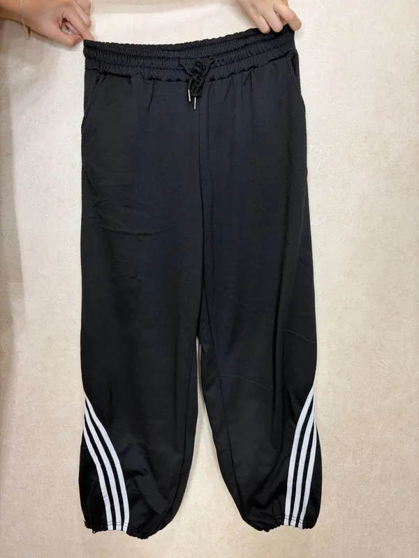 Черные спортивные брюки Adidas Черные спортивные брюки Adidas