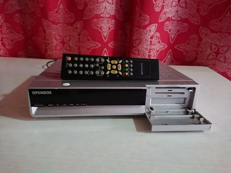 Продам спутниковый цифровой ресивер (тюнер) Openbox® X-800 2 Продам спутниковый цифровой ресивер (тюнер) Openbox® X-800 2