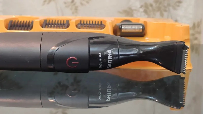 Philips series 1000 Ultra precise beard styler - стайлер для бороды — фото 2