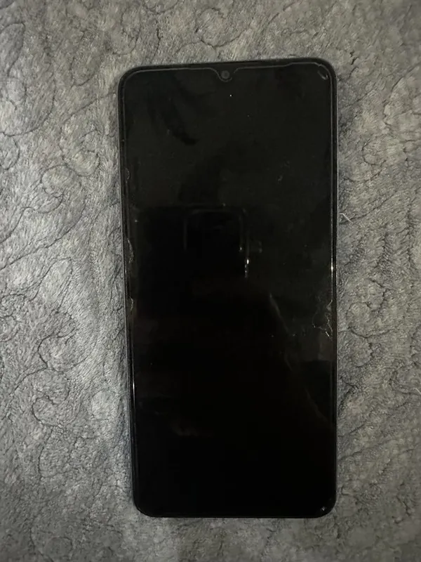 Redmi 13c 8/256 sotiladi.750.000ming som