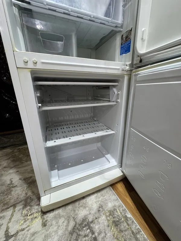 Indesit холодильник 5 Indesit холодильник 5
