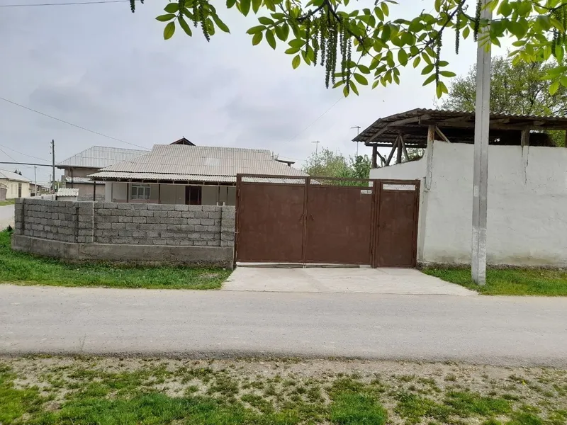 Xovli uy sotiladi