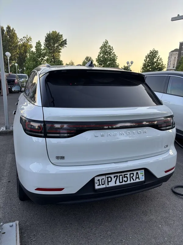 Leapmotor C11 Hybrid 2 Leapmotor C11 Hybrid 2