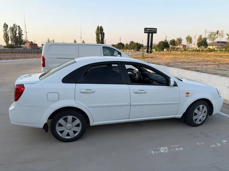 Lacetti 2010 avtomat sotladi 4 Lacetti 2010 avtomat sotladi 4