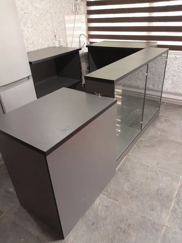 Magazin uchun polka mebel sotiladi
