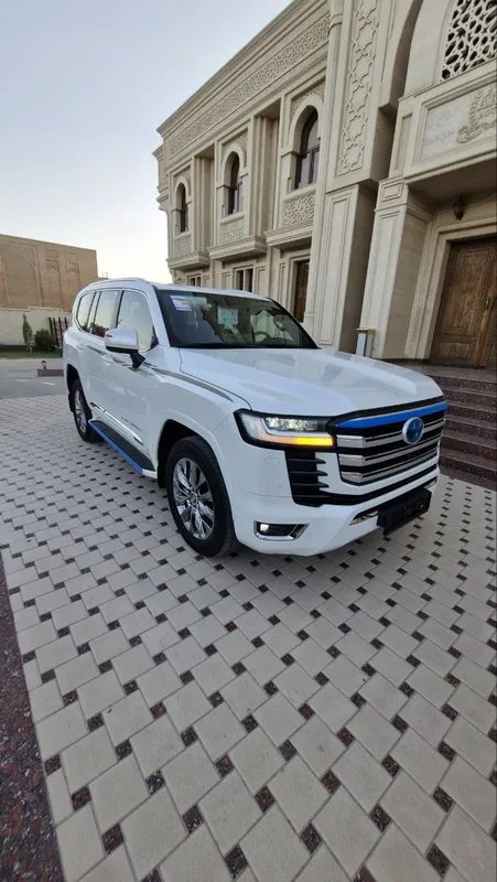 Toyota Land Cruser 300 XVGR Японка 2022йил 3.5турбина матор фулпазится 2 Toyota Land Cruser 300 XVGR Японка 2022йил 3.5турбина матор фулпазится 2