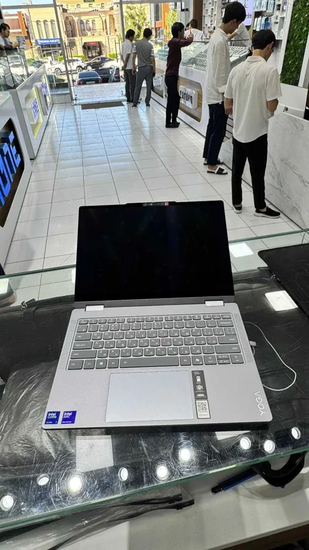 Lenovo Yoga ultra7 ekran14 — фото 1