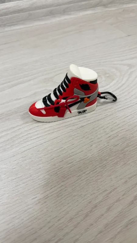Кейс в виде кроссовка для AirPods 3