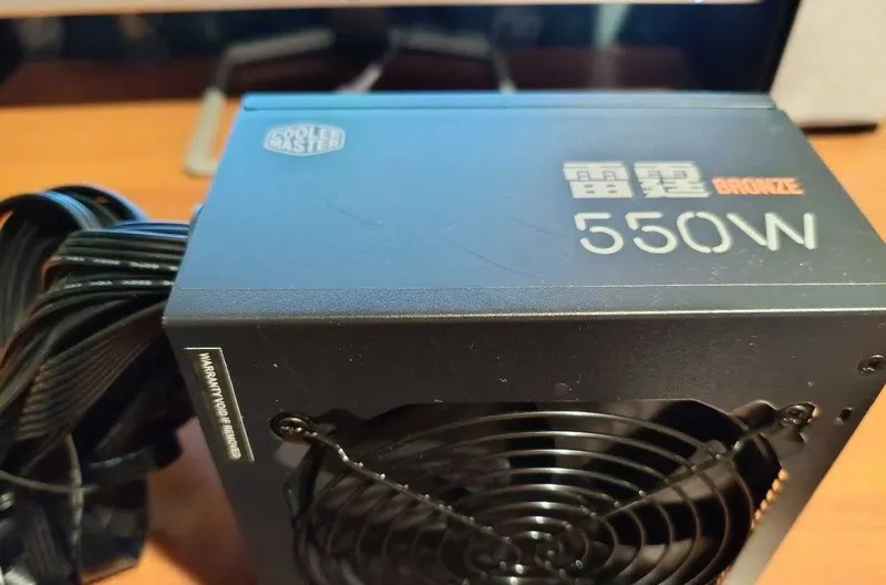 Cooler Master 550 Vt quvvat bloki 4 Cooler Master 550 Vt quvvat bloki 4