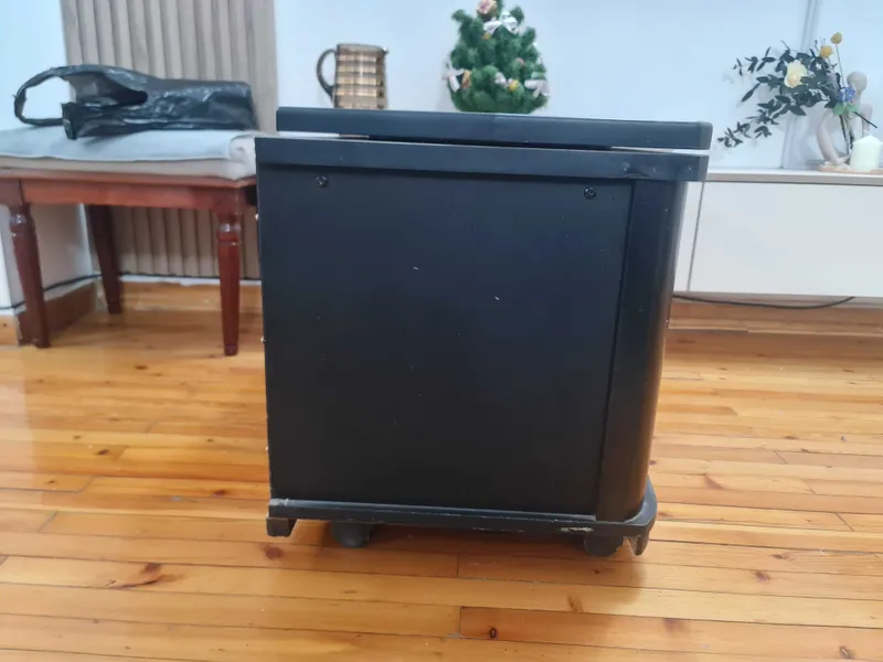 Televizor tagligi 4 Televizor tagligi 4