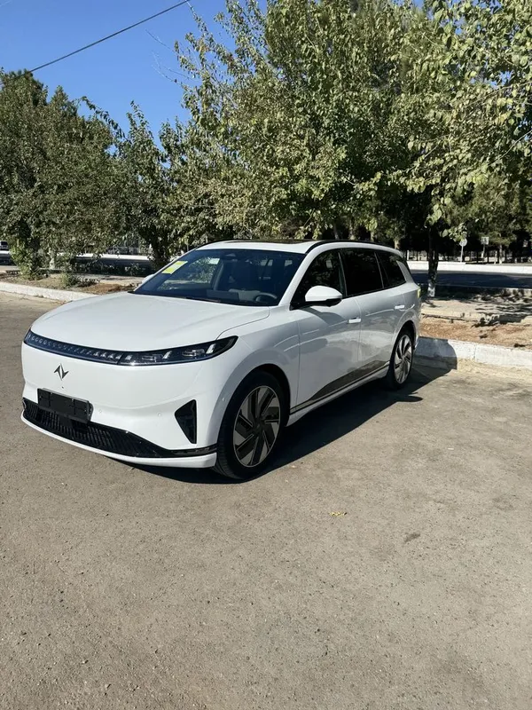 Vip Taxi xizmati. Вип такси на комфортабельном автомобиле