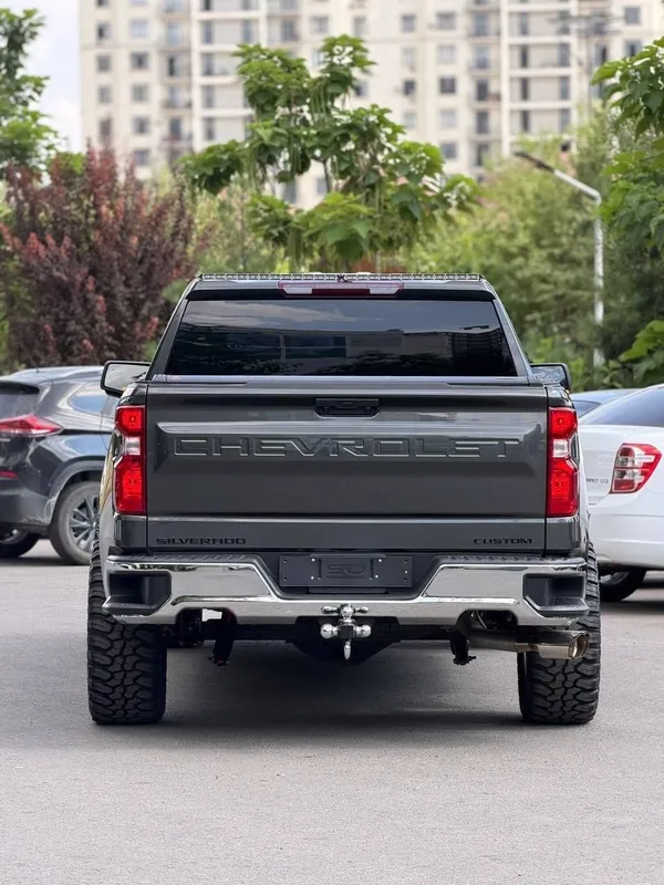 Chevrolet Silverado — фото 5