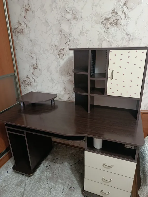 Kompyuter stoli 1