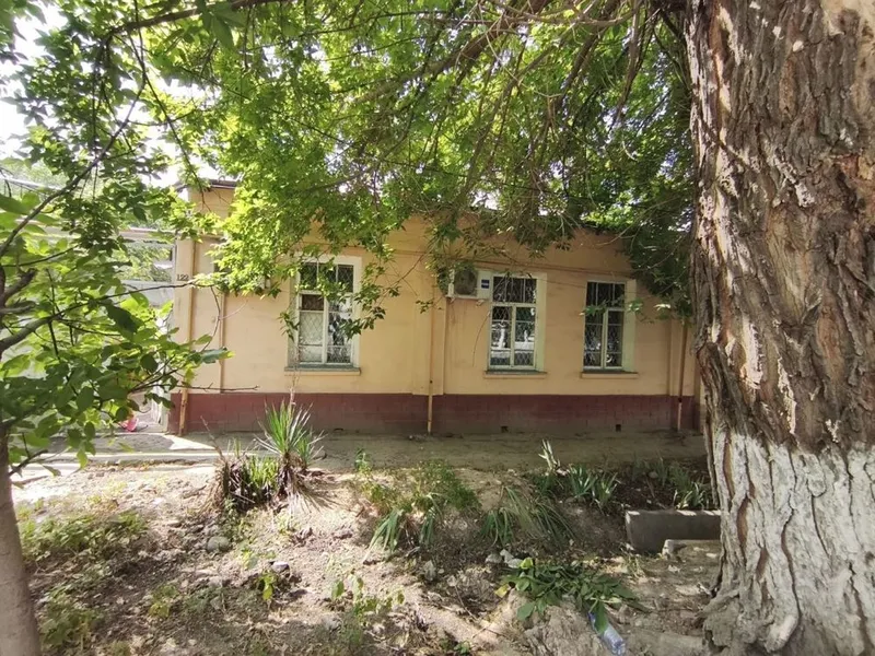 Botkina 122, Yashnobod- Sotiladi Oilaviy yashash uchun yoki pod kafe 1
