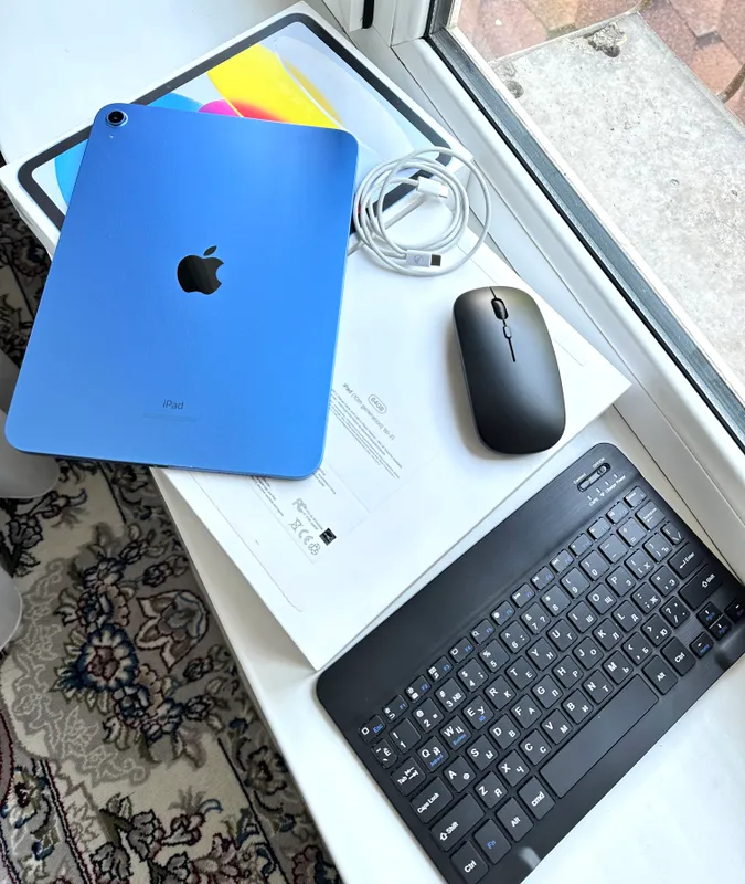 iPad 10 Gen 64GB Blue WiFi — фото 1