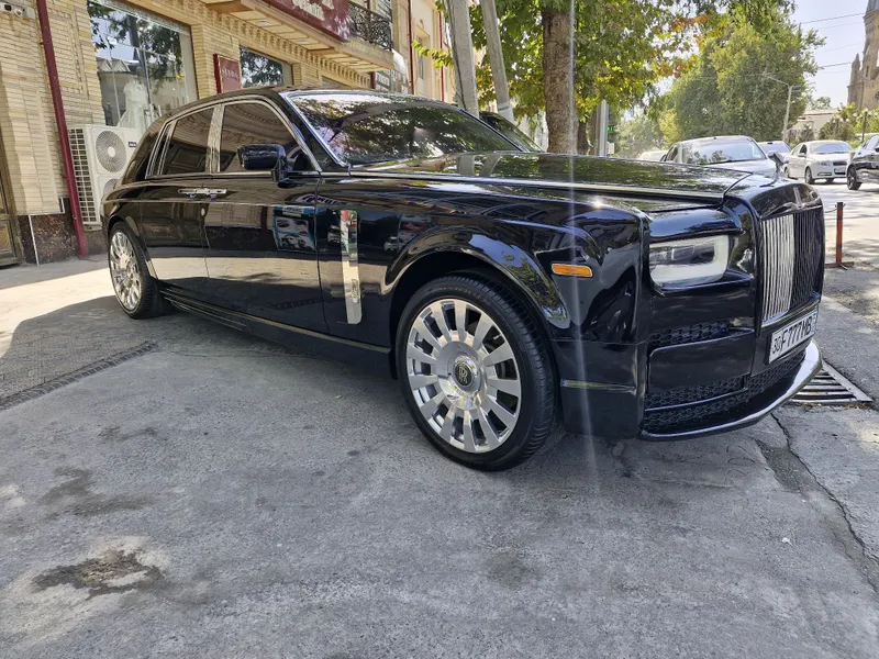Rolls royce phantom — фото 1