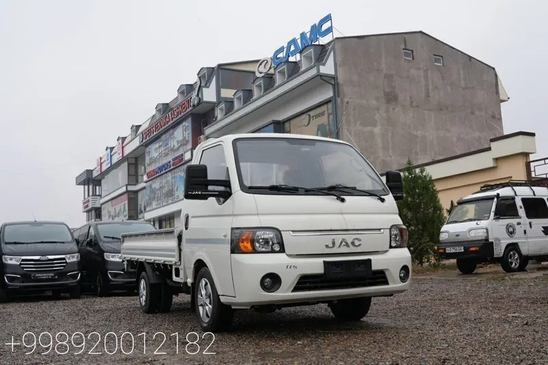 JAC X 200 yengil turdagi yuk moshinasi