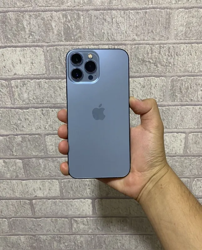 Iphone 13 pro xolati idyal qirilgan cizilgan joyi yuq xotirasi 128 — фото 3