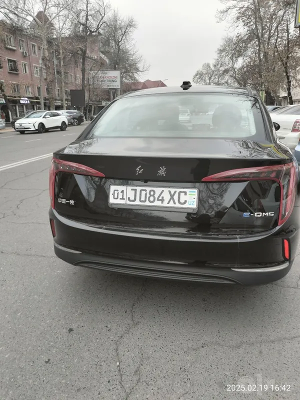 Hongqi eqm 5 sotiladi 3 Hongqi eqm 5 sotiladi 3