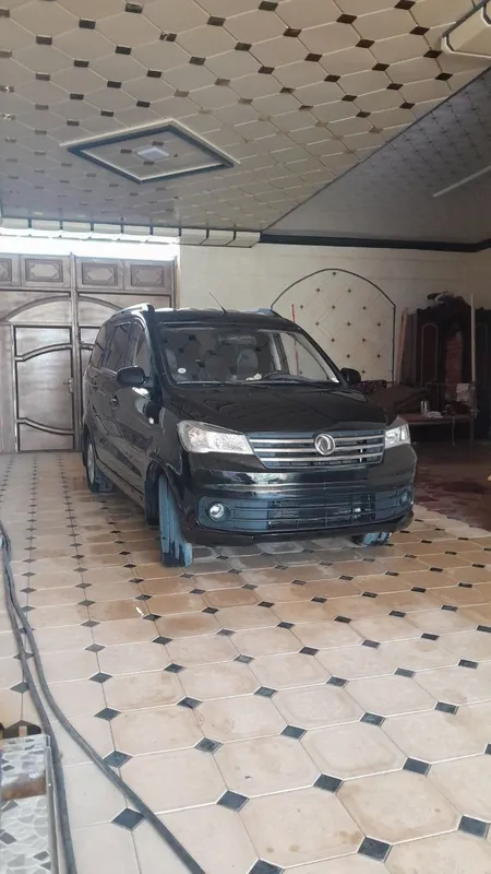DONG FENG Glory 330 S