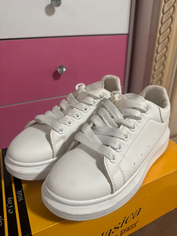 Кроссовки Alexander McQueen для женщин и девочек 3