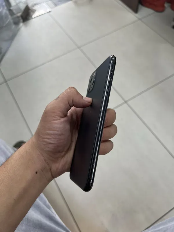 iphone 11 pro max CH/A 256/** 4 iphone 11 pro max CH/A 256/** 4