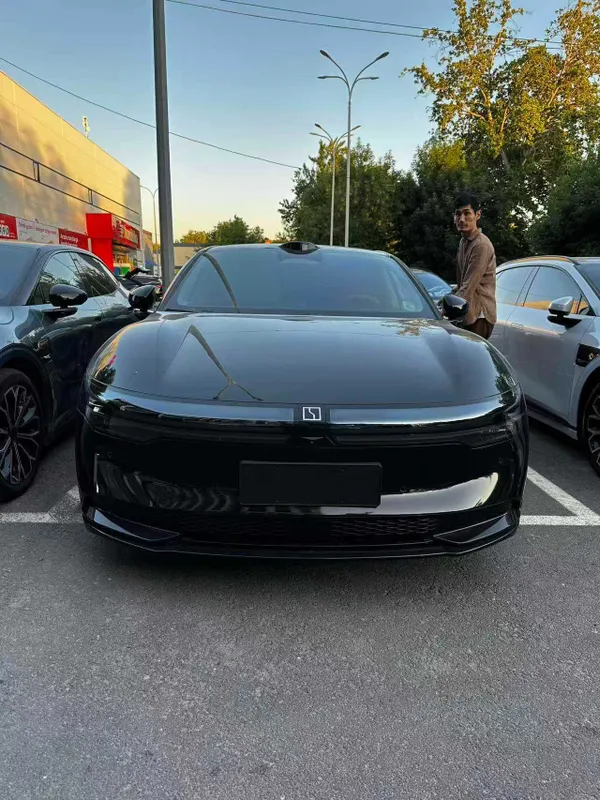 Zeekr 007 | RWD 75kWh | Smart Driving | Black | Электро седан