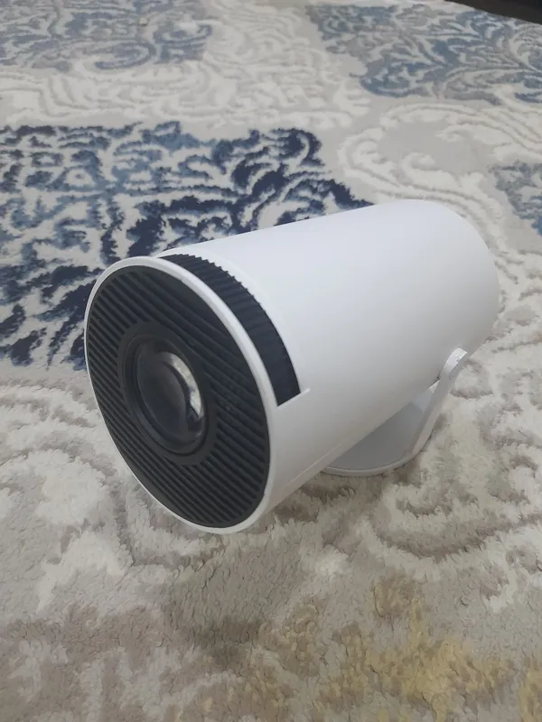 Projector sotiladi H300 2 Projector sotiladi H300 2