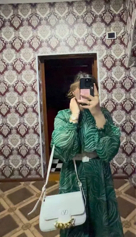 Аёл кизлар куйлаги S,M (Б/У)