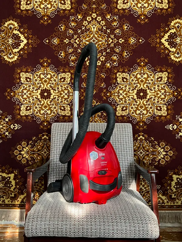 Пылесос Artel VCB0316RED 1