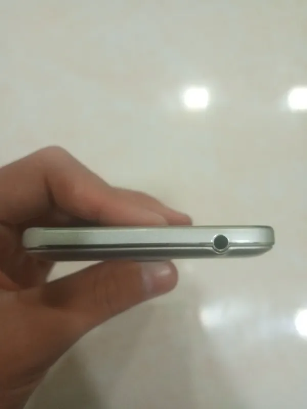 samsung j2 prime sotiladi 5