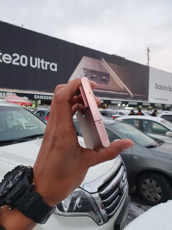 Samsung Galaxy Note 20 Ultra 5G. OzU 12/256 GB. 4 Samsung Galaxy Note 20 Ultra 5G. OzU 12/256 GB. 4