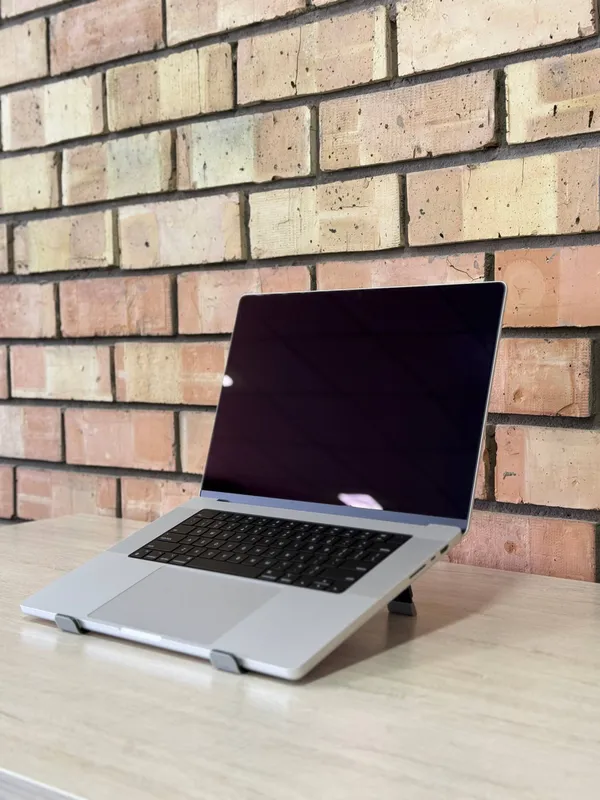 Macbook pro M4 pro (16inch) Silver 1