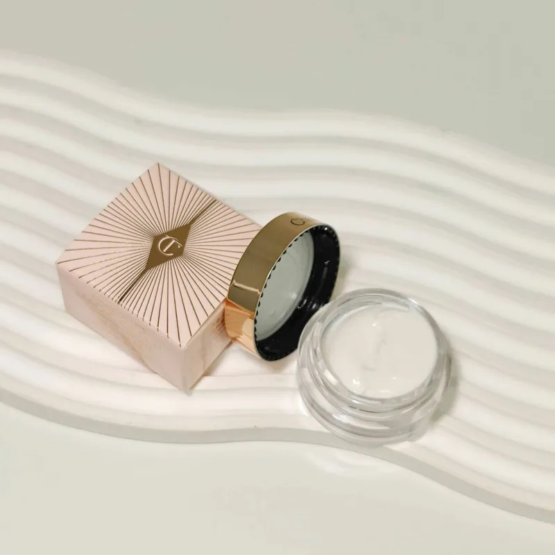 Charlotta tilbury cream 3 Charlotta tilbury cream 3