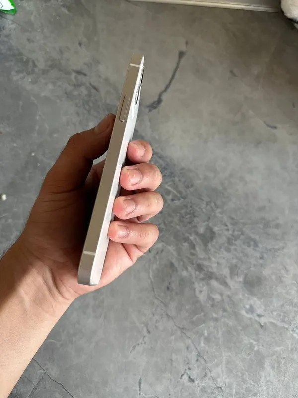 Iphone 12 sotiladi bepul 3