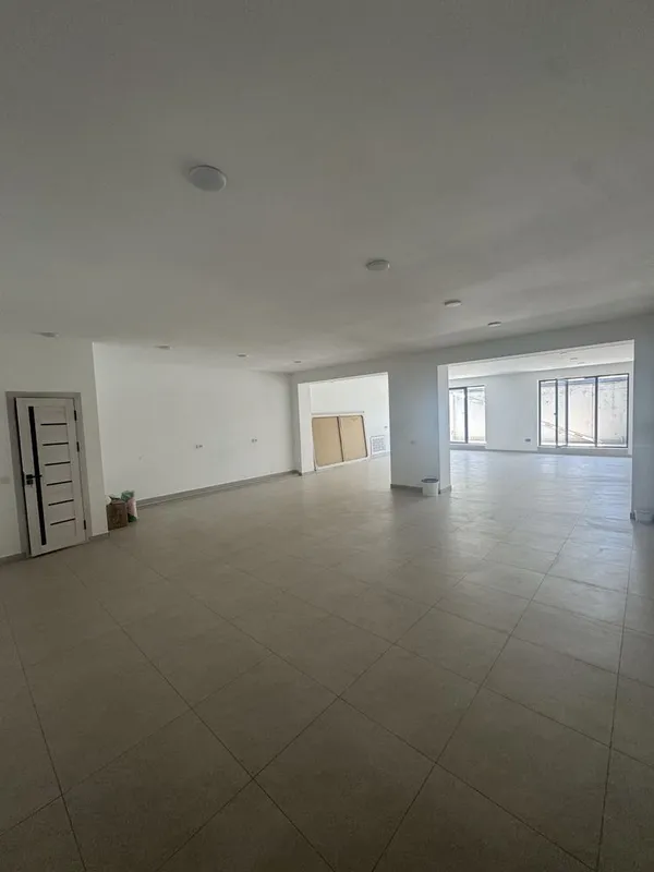 110 m2 yarim podvalli, yangi remontdan chiqqan joy ijaraga beriladi. 3
